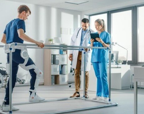How does GS Physiotherapy create personalized rehabilitation plans for PFN patients?