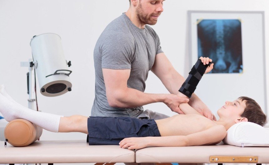 How soon should a child begin physiotherapy after a supracondylar fracture under expert care in Gurgaon?